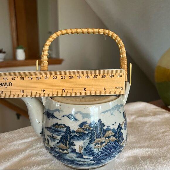 Vintage Asian Teapot Blue Scenery Bamboo Handle Stoneware Unmarked - Picture 12 of 12